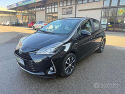 Nero Usata 2019 Toyota Yaris Hybrid Active Tre volumi | 11.900 € (Buon prezzo)