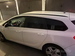 Usata 2015 Opel Astra Station wagon | 9500 € (Molto cara)
