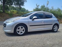 Grigio Usata 2009 Peugeot 207 Tre volumi | 3500 € (Cara)