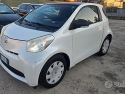 Bianco Usata 2012 Toyota iQ Lounge Due volumi | 6900 €