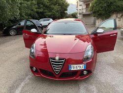 Usata 2015 Alfa Romeo Giulietta Due volumi | 8500 € (Buon prezzo)