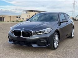 Grigio Usata 2021 BMW 118 Advantage Due volumi | 25.900 € (Buon prezzo)