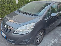 Grigio Usata 2012 Opel Meriva Monovolume | 2950 € (Buon prezzo)