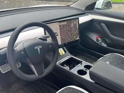 Usata 2023 Tesla Model 3 Standard Range Tre volumi | 28.000 € (Ottimo prezzo)