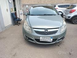 Grigio Usata 2011 Opel Corsa Club Tre volumi | 3990 € (Buon prezzo)