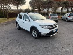 Bianco Usata 2014 Dacia Sandero Tre volumi | 3200 € (Ottimo prezzo)