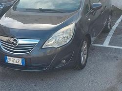 Grigio Usata 2011 Opel Meriva Monovolume | 2700 €