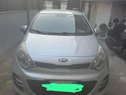 Usata 2016 Kia Rio Tre volumi | 6000 € (Ottimo prezzo)