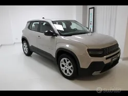 Usata 2024 Jeep Avenger Altitude SUV | 23.500 € (Buon prezzo)