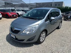 Grigio Usata 2011 Opel Meriva Cosmo Monovolume | 3900 € (Buon prezzo)