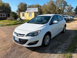 Bianco Usata 2014 Opel Astra Cosmo Tre volumi | 4600 € (Buon prezzo)