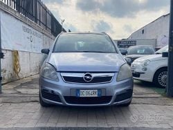 Grigio Usata 2006 Opel Zafira Cosmo Monovolume | 1000 € (Super prezzo)