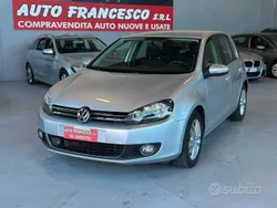 Grigio Usata 2010 VW Golf VI Highline Tre volumi | 6300 € (Buon prezzo)