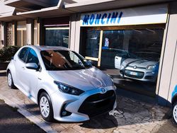 Grigio Usata 2020 Toyota Yaris Hybrid Active Tre volumi | 15.300 € (Ottimo prezzo)
