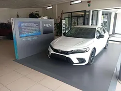 Platinum white Nuova 2025 Honda Civic Sport Tre volumi | 33.900 € (Buon prezzo)