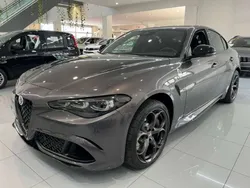 Grigio Nuova 2025 Alfa Romeo Giulia Quadrifoglio Tre volumi | 93.900 € (Cara)
