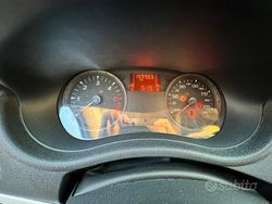 Bianco Usata 2012 Renault Clio IV Due volumi | 2300 € (Buon prezzo)