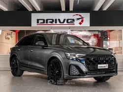 Grigio Nuova 2024 Audi Q8 Ambiente SUV | 98.000 €