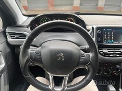 Grigio Usata 2018 Peugeot 2008 SUV | 12.000 € (Buon prezzo)