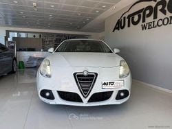 Bianco Usata 2012 Alfa Romeo Giulietta Tre volumi | 3990 € (Ottimo prezzo)