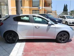 Blu Usata 2014 Alfa Romeo Giulietta Exclusive Due volumi | 8900 € (Ottimo prezzo)
