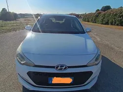 Usata 2015 Hyundai i20 Tre volumi | 6300 € (Buon prezzo)