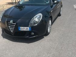 Nero Usata 2014 Alfa Romeo Giulietta Distinctive Due volumi | 9000 € (Cara)