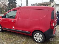 Rosso Usata 2016 Dacia Dokker Monovolume | 4900 € (Buon prezzo)