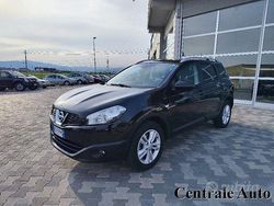 Nero metallizzato Usata 2013 Nissan Qashqai +2 Tekna SUV | 11.000 € (Molto cara)