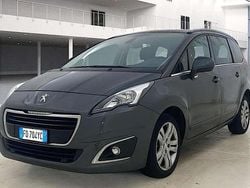 Nero metallizzato Usata 2016 Peugeot 5008 Allure | 8500 € (Buon prezzo)