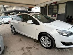 Bianco Usata 2015 Opel Astra Cosmo Station wagon | 4899 € (Buon prezzo)