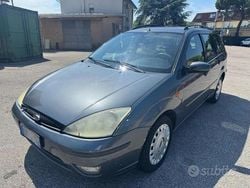 Grigio Usata 2002 Ford Focus Ambiente Station wagon | 750 € (Ottimo prezzo)