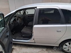 Usata 2004 Opel Meriva Monovolume | 850 € (Super prezzo)