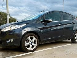 Usata 2009 Ford Fiesta Titanium Tre volumi | 5450 € (Buon prezzo)