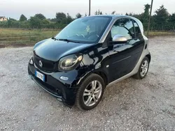 Nero Usata 2015 Smart ForTwo Coupé Passion Due volumi | 9450 € (Buon prezzo)