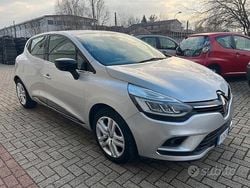 Grigio Usata 2019 Renault Clio IV Intens Tre volumi | 10.900 € (Cara)