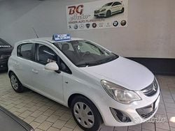 Nero Usata 2011 Opel Corsa Tre volumi | 3500 € (Buon prezzo)