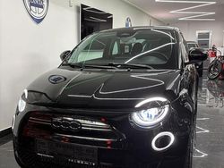Nero Usata 2022 Fiat 500e La Prima Tre volumi | 13.999 € (Ottimo prezzo)