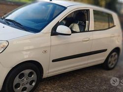 Usata 2010 Kia Picanto Due volumi | 2500 € (Buon prezzo)