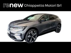 Grigio scisto + nero etoil Nuova 2025 Renault Mégane Techno Tre volumi | 29.900 € (Ottimo prezzo)