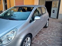Grigio Usata 2007 Opel Corsa Club Tre volumi | 2900 € (Buon prezzo)