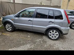 Usata 2005 Ford Fusion Monovolume | 1600 € (Buon prezzo)