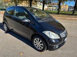 Nero Usata 2009 Mercedes A160 Elegance Tre volumi | 2600 € (Ottimo prezzo)