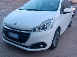Bianco Usata 2018 Peugeot 208 Active Due volumi | 7300 € (Buon prezzo)