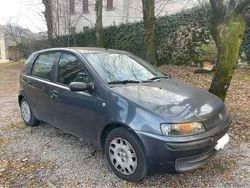 Blu/azzurro Usata 2002 Fiat Punto Tre volumi | 1999 € (Buon prezzo)