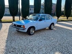 Blu Usata 1970 Opel Kadett Tre volumi | 6000 €