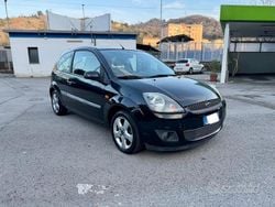 Nero Usata 2006 Ford Fiesta Tre volumi | 2500 € (Buon prezzo)