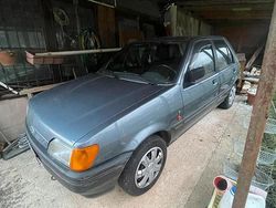 Usata 1990 Ford Fiesta Tre volumi | 1300 €