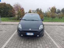 Blu/azzurro Usata 2016 Fiat Punto Lounge Tre volumi | 7500 € (Cara)