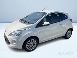 Bianco pastello Usata 2014 Ford Ka Titanium Due volumi | 8200 € (Molto cara)